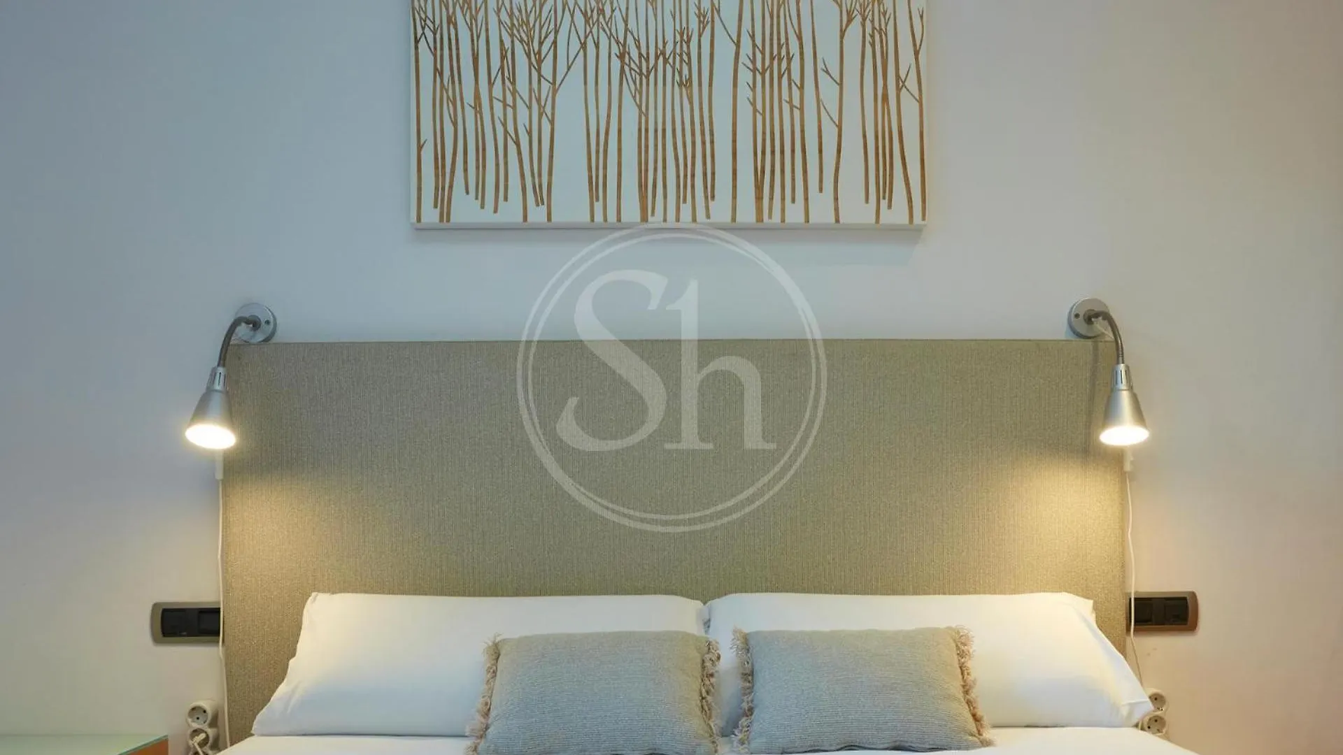ברצלונה Nice Apartment In Les Corts 0*,