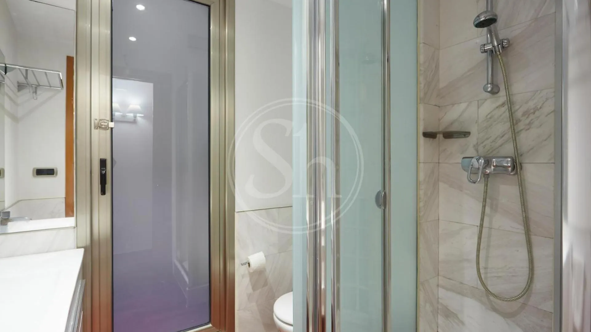 ברצלונה Nice Apartment In Les Corts