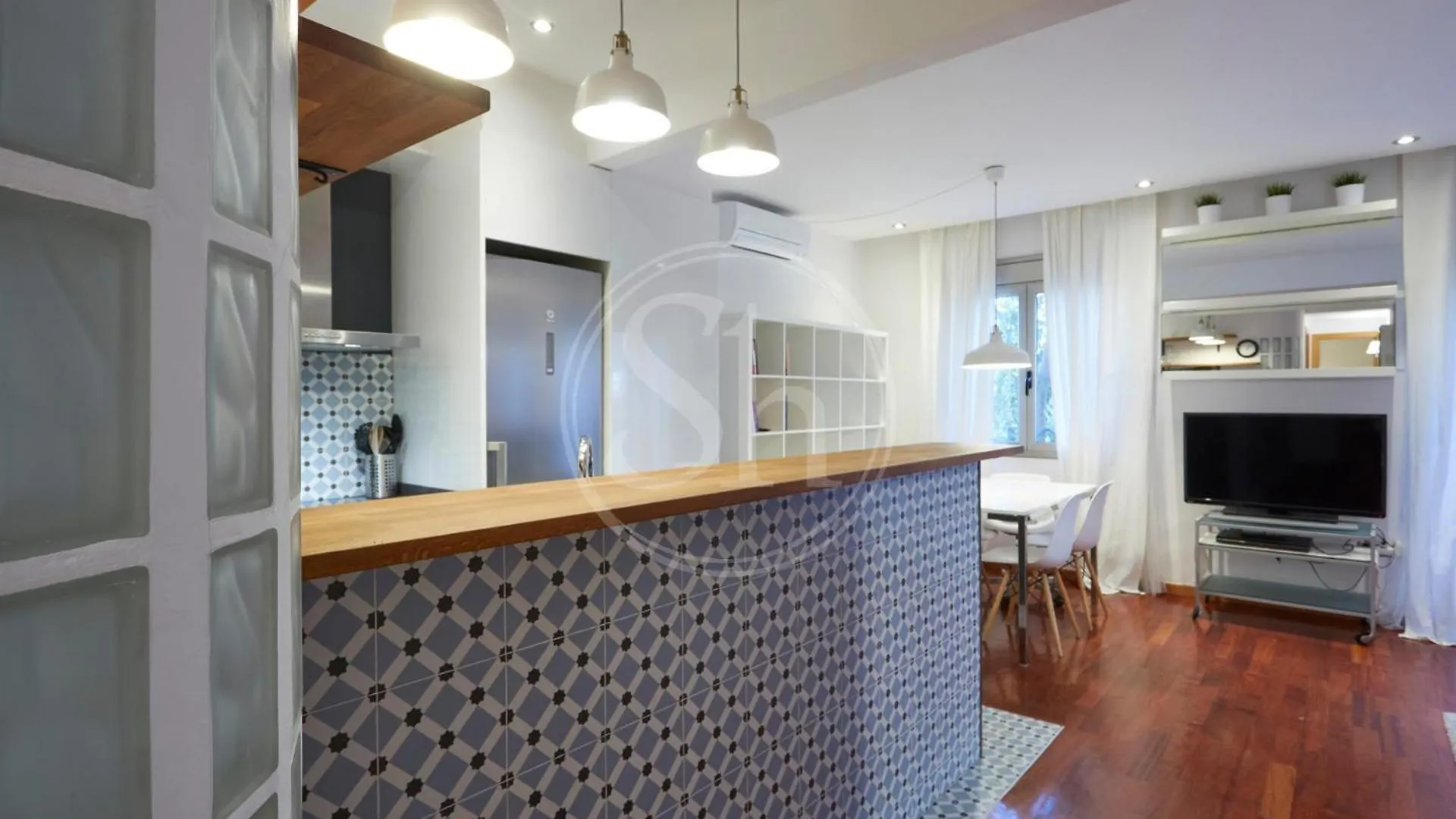 Nice Apartment In Les Corts 바르셀로나