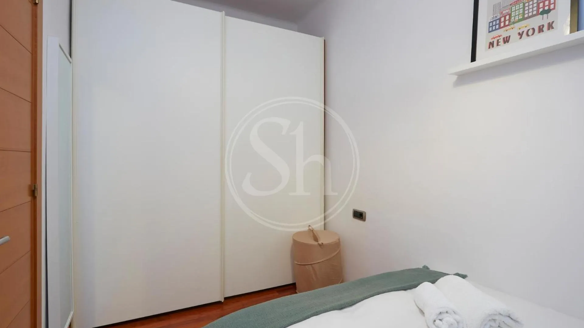 Nice Apartment In Les Corts 바르셀로나